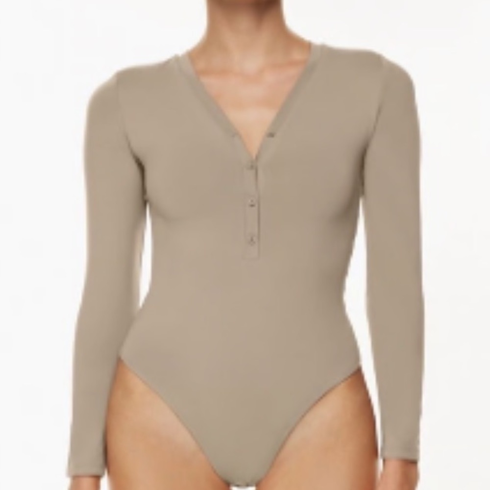 Aritizia Babaton CONTOUR HENLEY LONGSLEEVE BODYSUIT